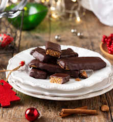 Barritas de turrón y chocolate