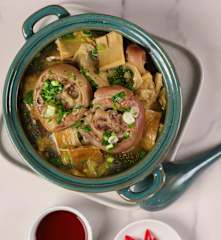 Canh Măng Hầm Móng Giò