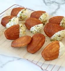White chocolate and pistachio madeleines