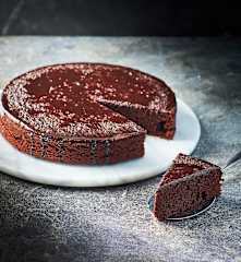 Torta ubriaca al vino rosso