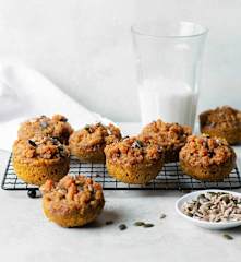 Carrot Cake Muffins mit Walnuss-Crumble