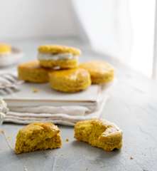 Scones alla curcuma