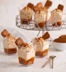 Deser z ciasteczkami korzennymi