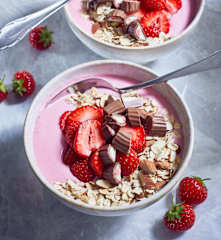 Erdbeer-Smoothie-Bowl