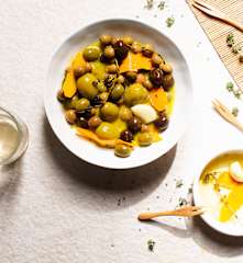 Aceitunas marinadas a la naranja