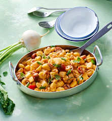 Mairübchen-Ragout mit Flusskrebsen und Gnocchi