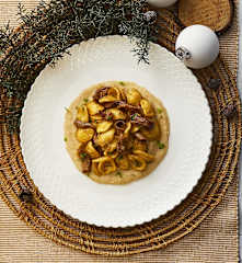 Orecchiette ai totani su crema di fagioli cannellini