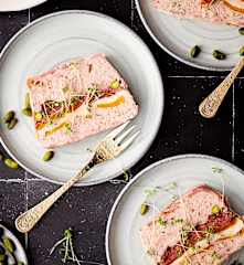 Terrine de carnes com ginja