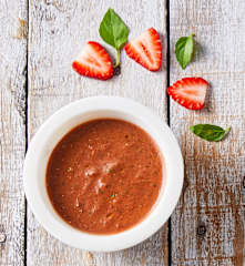 Aderezo de albahaca y fresas