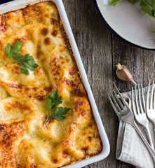 Lasaña de atún y bechamel