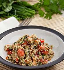 Ensalada de quinoa con pesto de cilantro