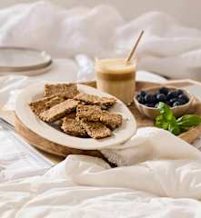 Glutenfreies Low Carb Knäckebrot