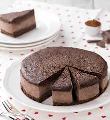 Torta gelato ricotta, pere e cioccolato