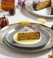 Torta di nocciole piemontese con zabaione