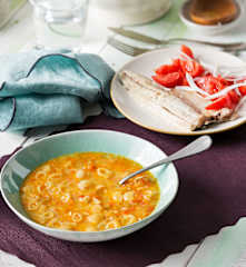 Menú: Sopa de verduras con huevo duro. Lubina al vapor