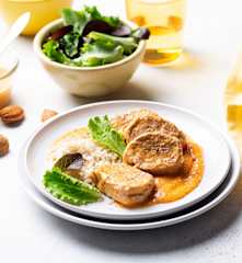 Solomillo de cerdo en salsa de almendras