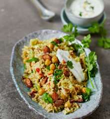 Persisches Pilaw mit Masala-Joghurt