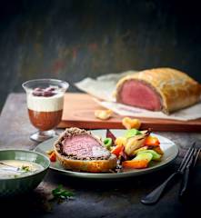 Menü: Topinambursuppe, Beef Wellington mit Ofengemüse, Lebkuchentrifle
