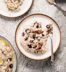 Risoto de cogumelos e uva