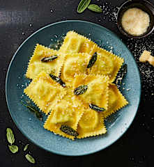 Ravioli burro e salvia