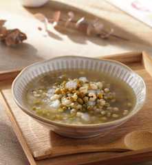 綠豆薏仁粉角湯