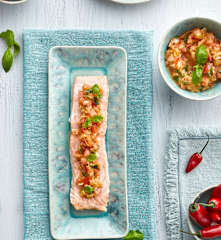 Salmone con crudo di pomodori