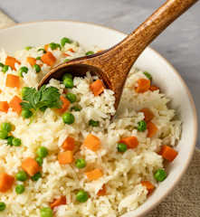 Arroz blanco con verduras
