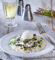 Risotto con asparagi, gelato al Parmigiano Reggiano e aceto balsamico