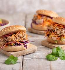 Wolno gotowana w coli szarpana wieprzowina (z osłoną noża miksującego)