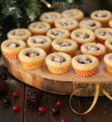 Ταρτάκια αμυγδάλου με γέμιση σμέουρου