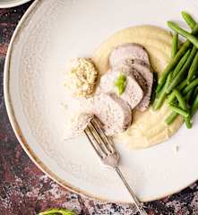 Filet de porc sauce au fenouil, haricots verts et purée de panais