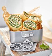 Naleśnikowe wrapy z nadzieniem szpinakowym