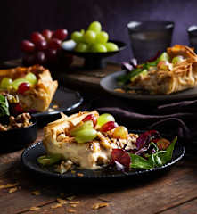 Trauben-Käse-Quiche mit Walnüssen