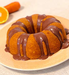 Bolo de cenoura e laranja sem glúten