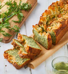 Cake aux fanes de carottes et mozzarella