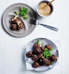 Beef balls with peanut sauce (10-12 months)
