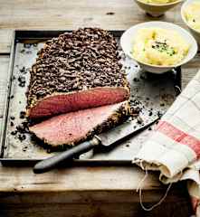 Bœuf en croûte de café, écrasé de pommes de terre