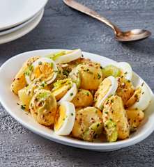 Ensalada tibia de papas (Pelar)