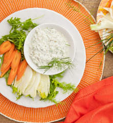 Cruditè di verdure con salsa alla panna acida