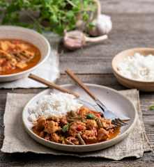 Pomidorowy gulasz z kurczaka z fasolką szparagową