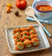 Soslu Tavuk Köftesi