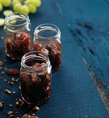 Doce de uvas e frutos secos