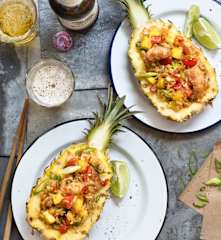 Riz frit à l'ananas, crevettes et basilic thaï