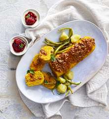 Polpettone vegetariano con contorno di verdure; cheesecake ai lamponi