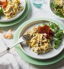 Revuelto de angulas de surimi con jamón