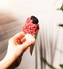 Sorbete de sangría de moras