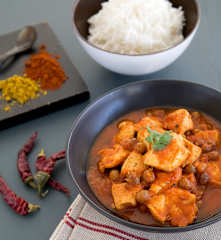 Κοτόπουλο κάρυ με σάλτσα ντομάτας