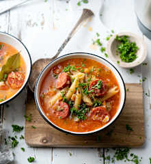 Minestra di verdure e ceci con chorizo