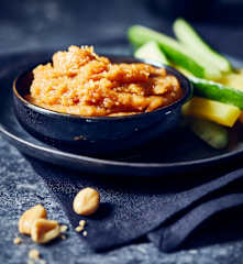 Miso-Erdnuss-Dip