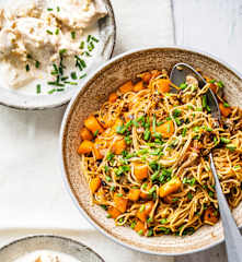 Poulet au lait de coco, nouilles sautées aux légumes